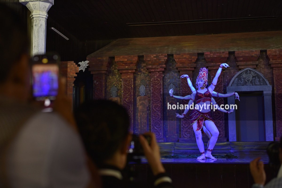 huyen khong cave marble mountains da nang vietnam